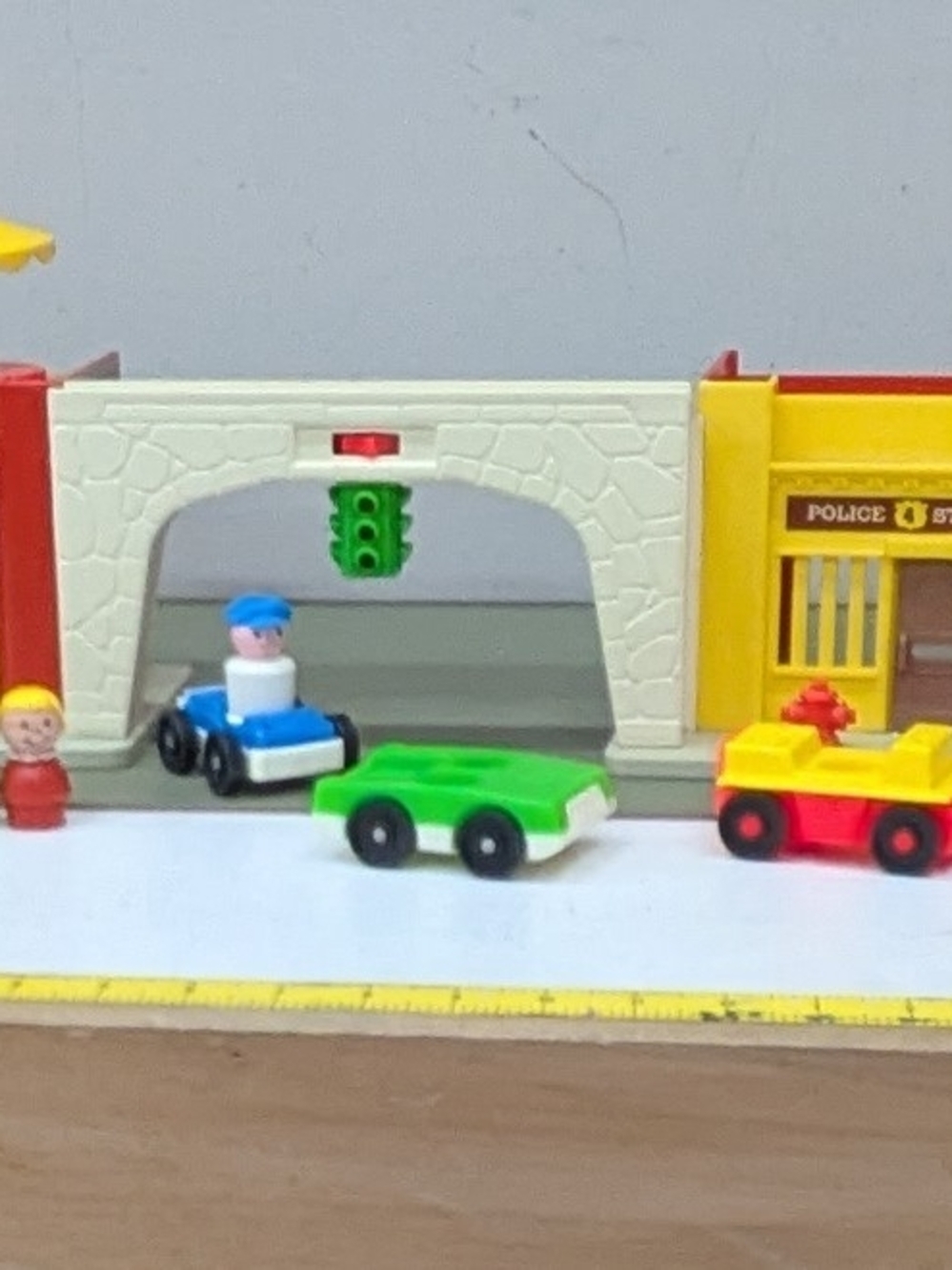Fisher-Price Little People Town Vintage